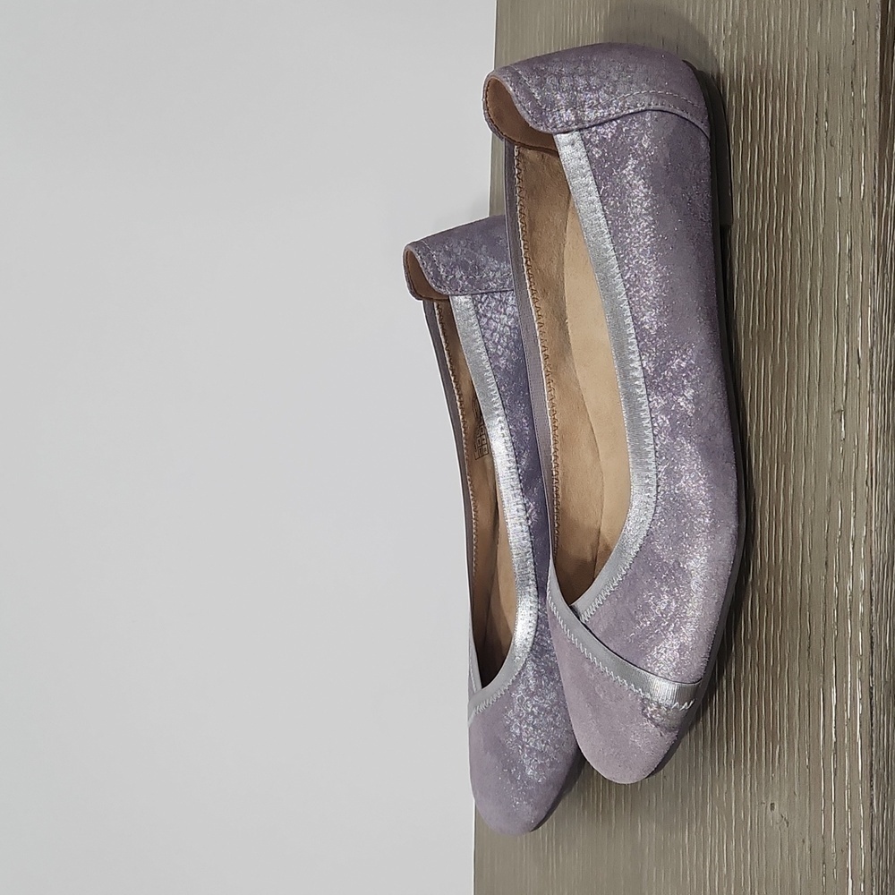 Vionic Caroll Metallic slip-ons size 11 - Picture 3 of 8